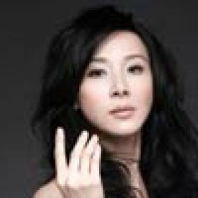 蕭薔出席薇凱國(guó)際時(shí)尚盛典晚會(huì)